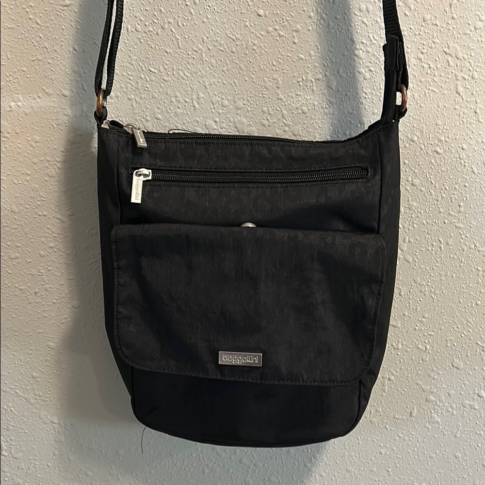 Baggallini Black Embossed‎ Leopard Crossbody Bag